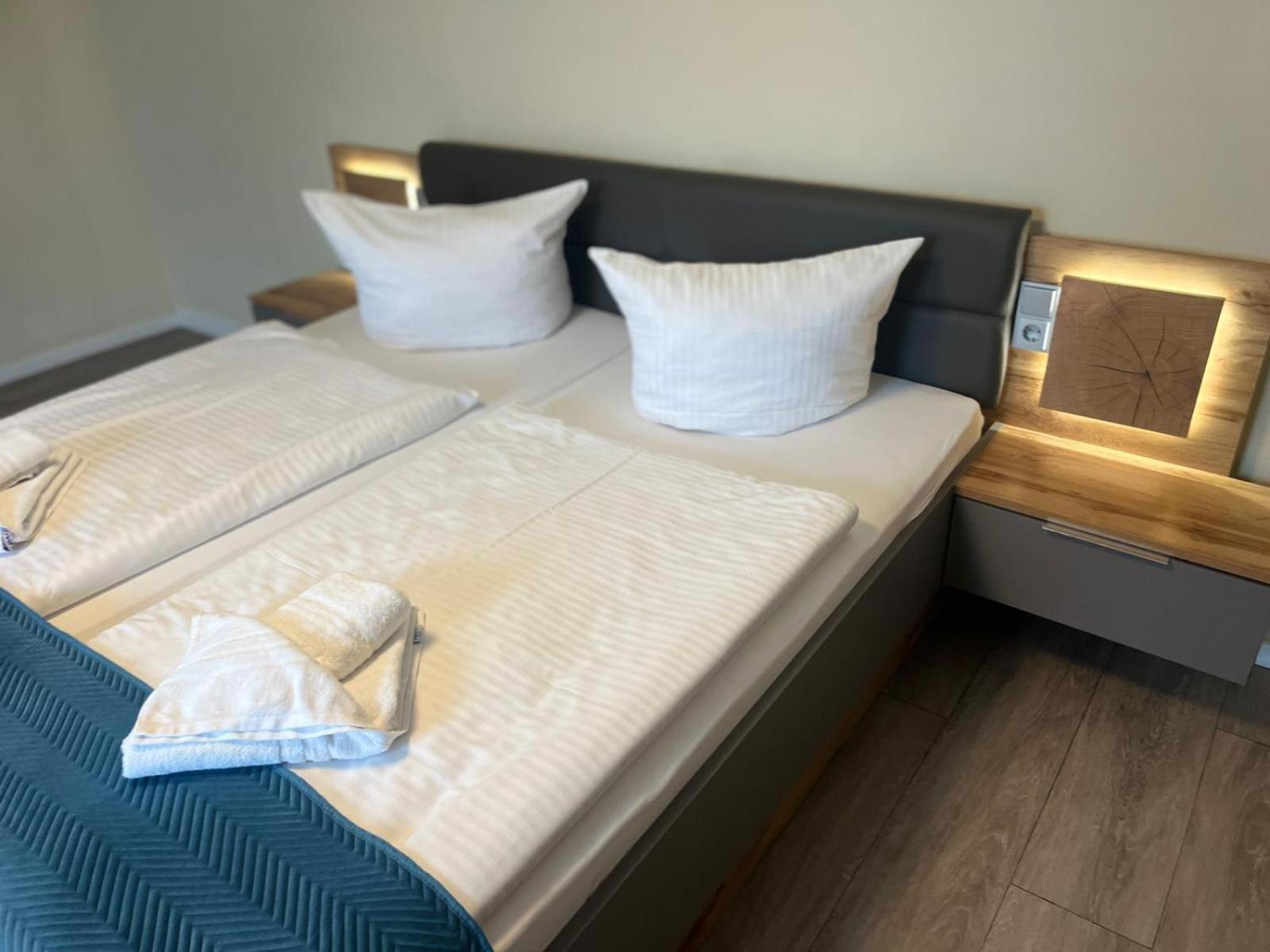 Hotel Pommerscher Hof 치노비츠 외부 사진