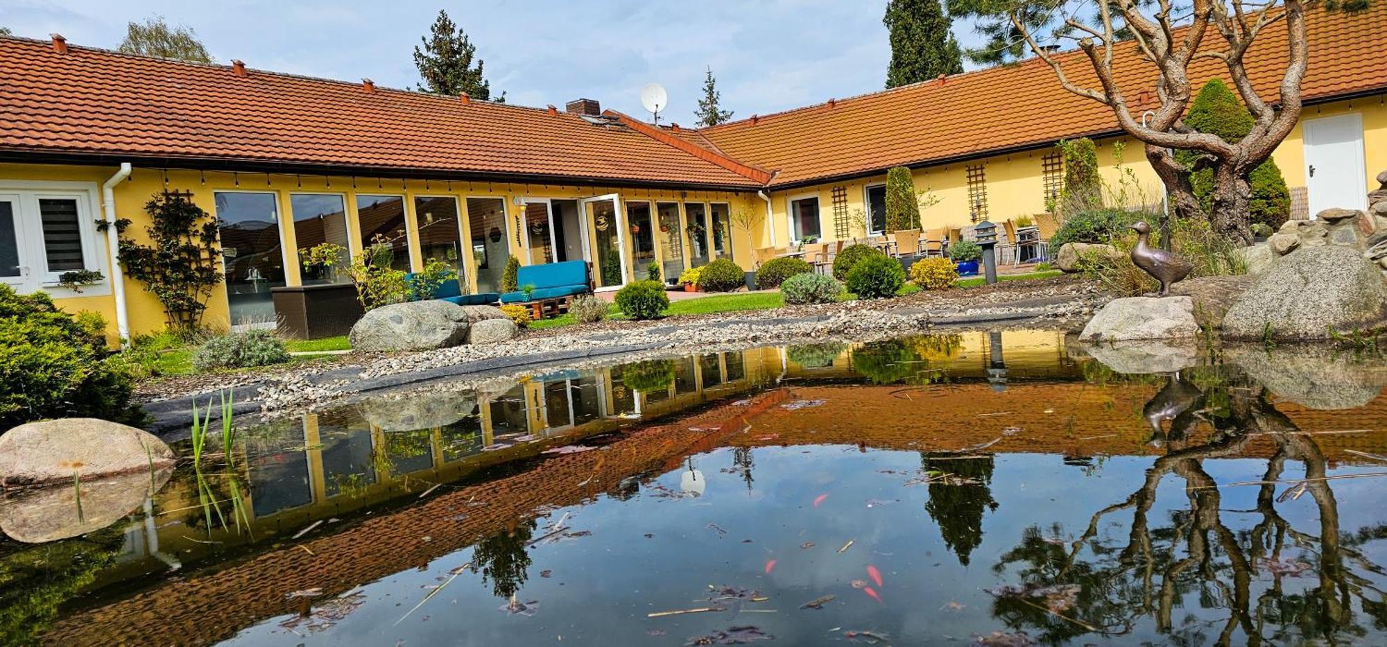 Hotel Pommerscher Hof 치노비츠 외부 사진