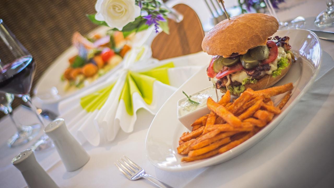 Hotel Pommerscher Hof 치노비츠 외부 사진