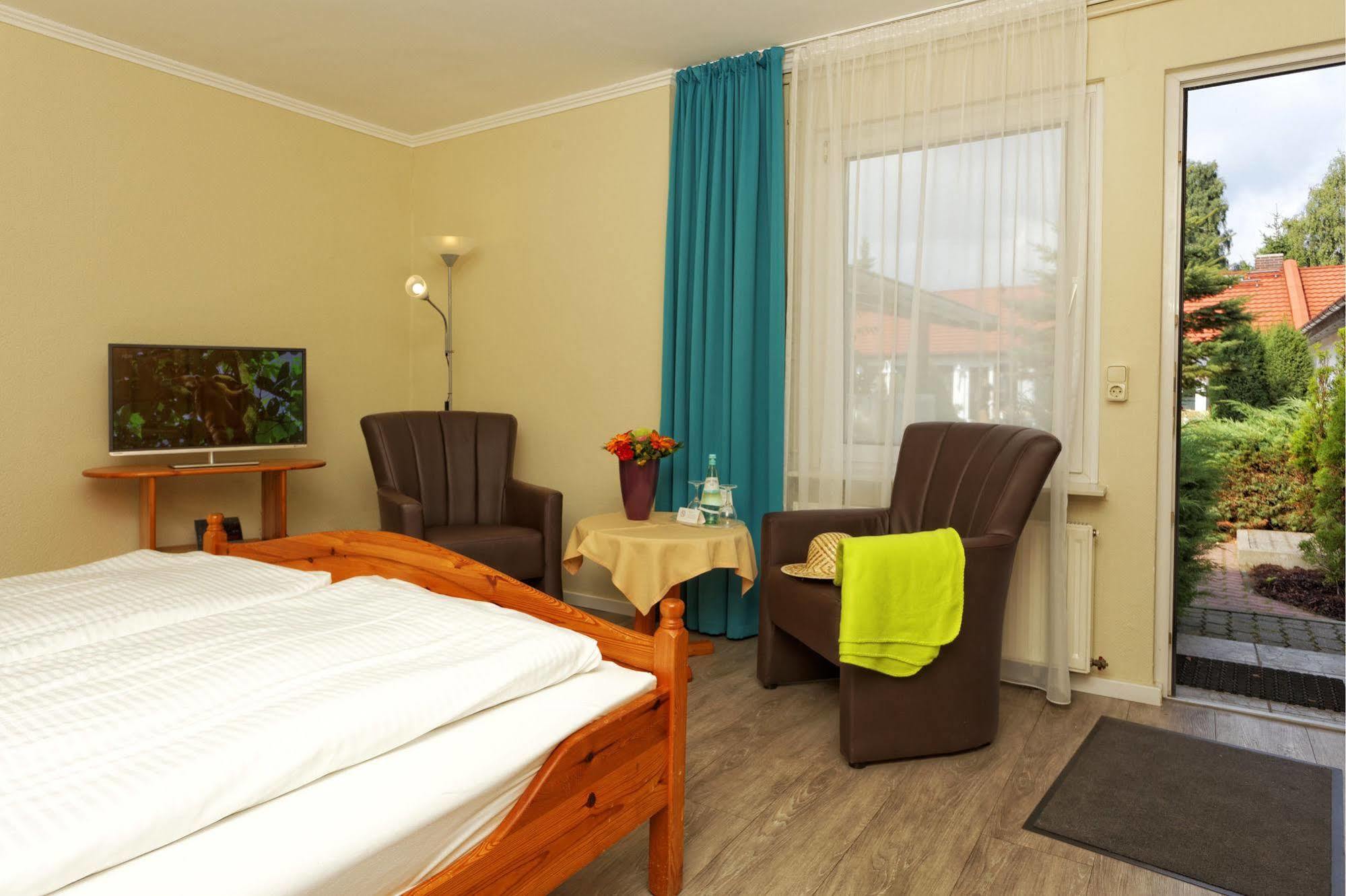 Hotel Pommerscher Hof 치노비츠 외부 사진