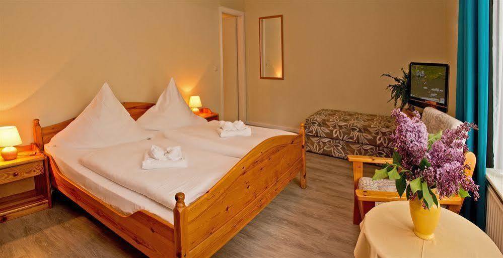 Hotel Pommerscher Hof 치노비츠 외부 사진